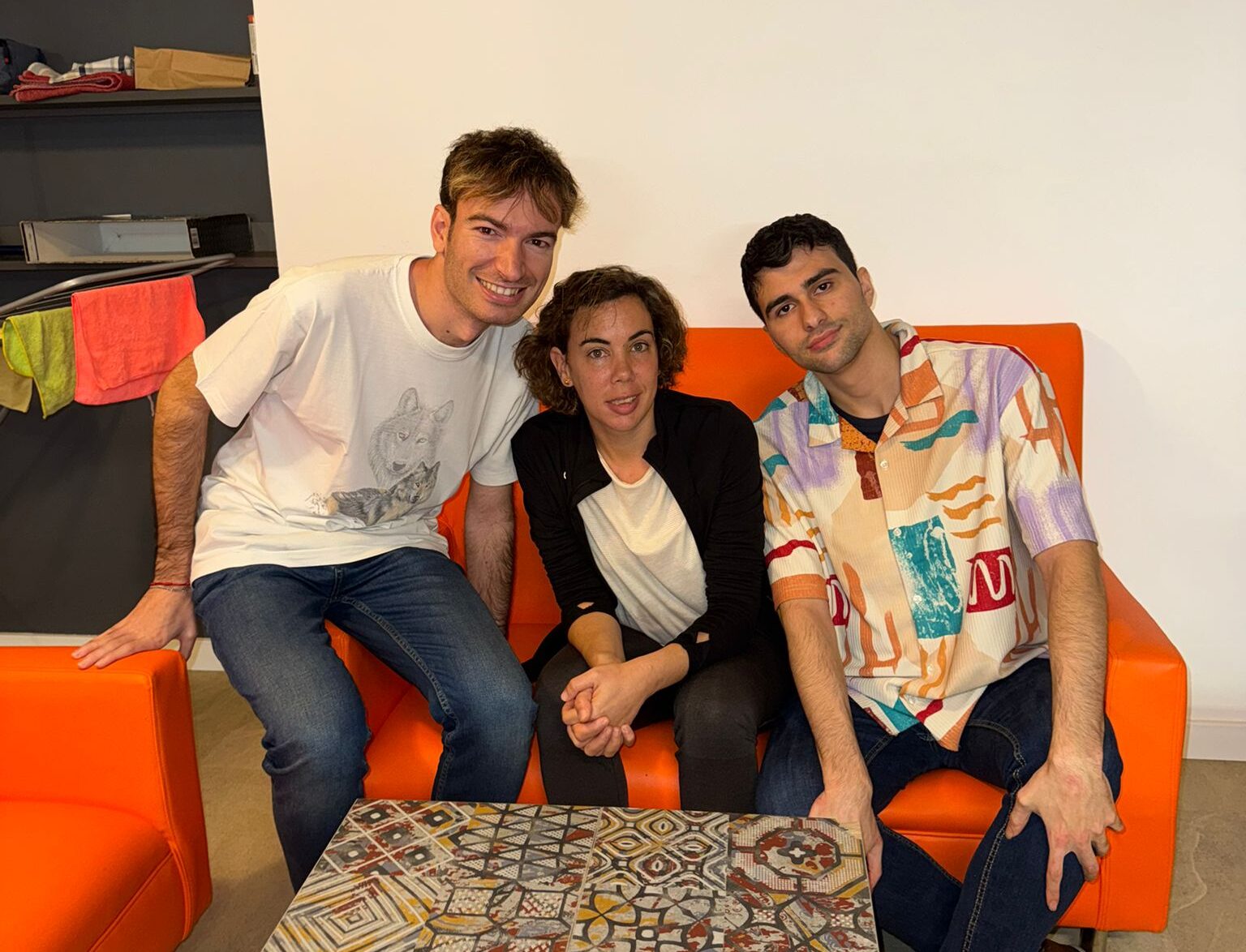 COM A CASA